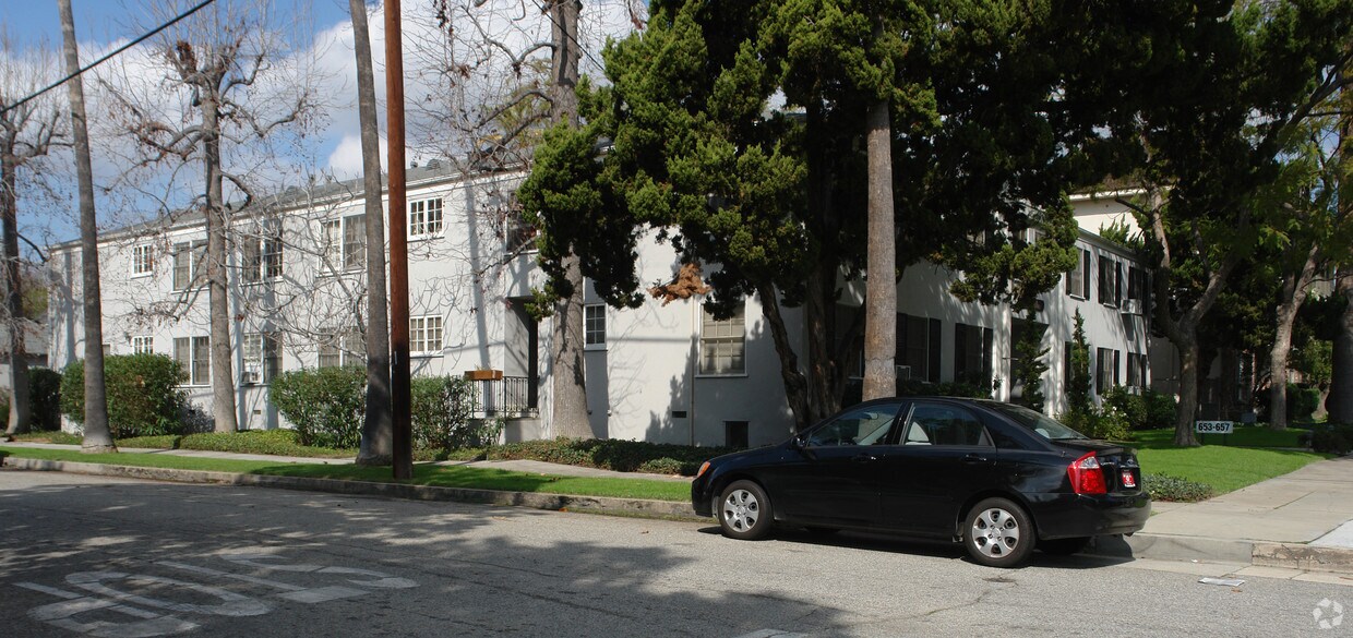 Foto del edificio - 653-657 Orange Grove Ave