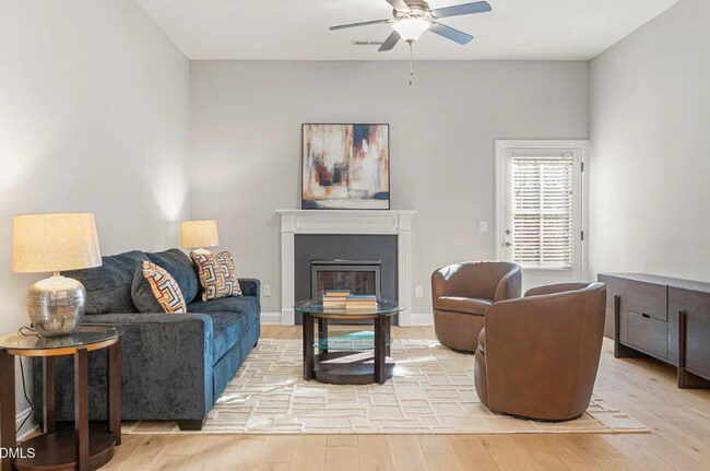 Foto del edificio - Four bedroom, 3.5 bath newly constructed townhome in Burlington