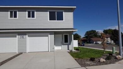Building Photo - 5702 W Kennewick Pl