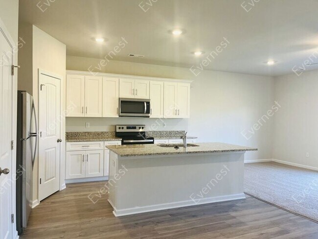 Building Photo - 607 Seidov Cobb Way