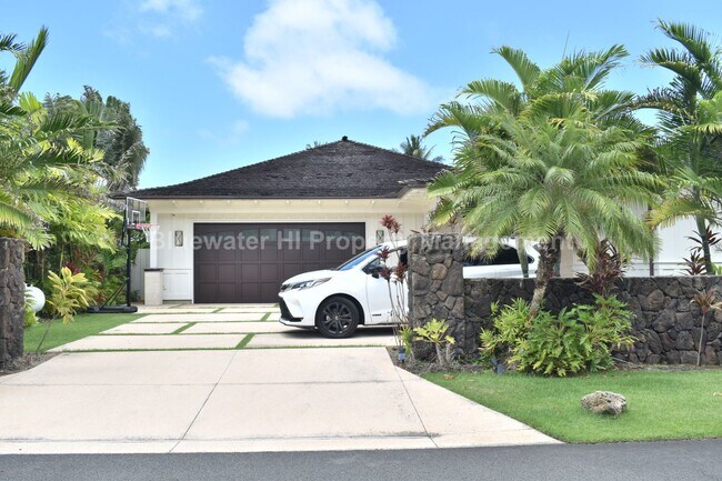 Building Photo - Furnished Kailua 4/3.5 Home w/ separate Co...
