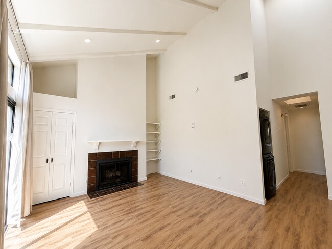 Foto del edificio - 3744 Arnold Ave