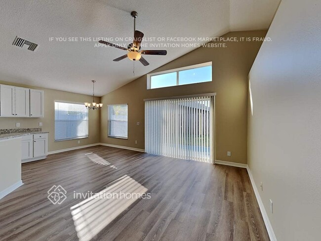 Building Photo - 14149 Castle Rock Dr