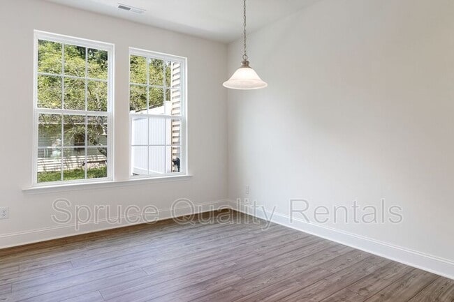 Building Photo - 4755 Lord Fogelman Way