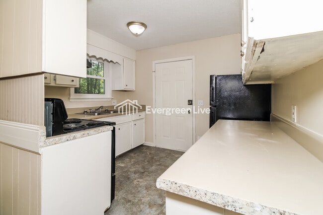 Building Photo - 1022 Birchwood Dr