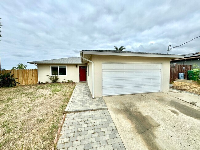 Building Photo - Great 4B/2BA House in Oceanside!