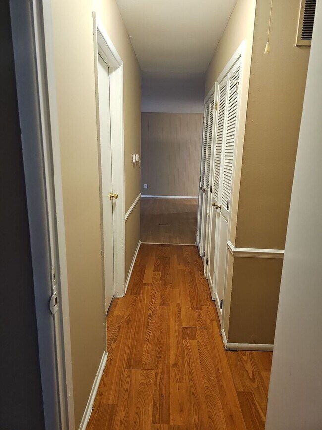 Foto del edificio - 6549 Canastota 3BR/1BA (Fairfield)