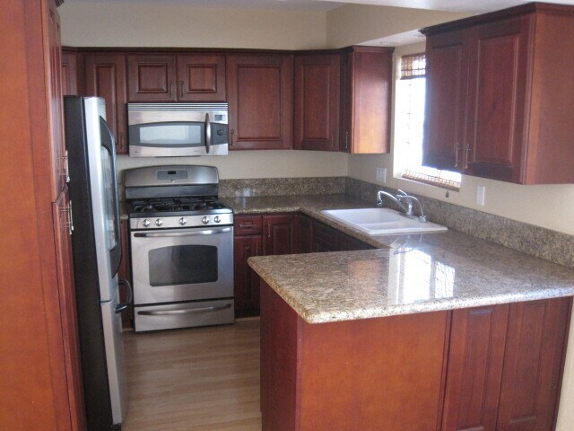 Primary Photo - 106 N Chapel Ave