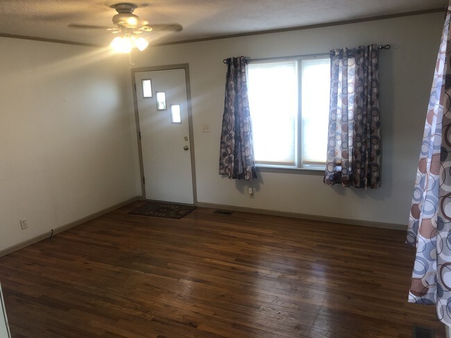 Foto del edificio - 3445 St Paul Ave