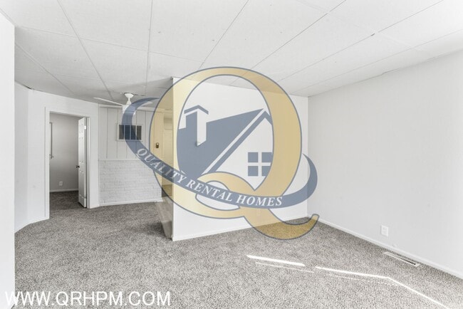 Building Photo - Available Now! - Lawn Maintenance Included