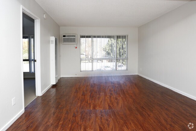 The Allure Apartments Canoga Park Ca Apartments Com