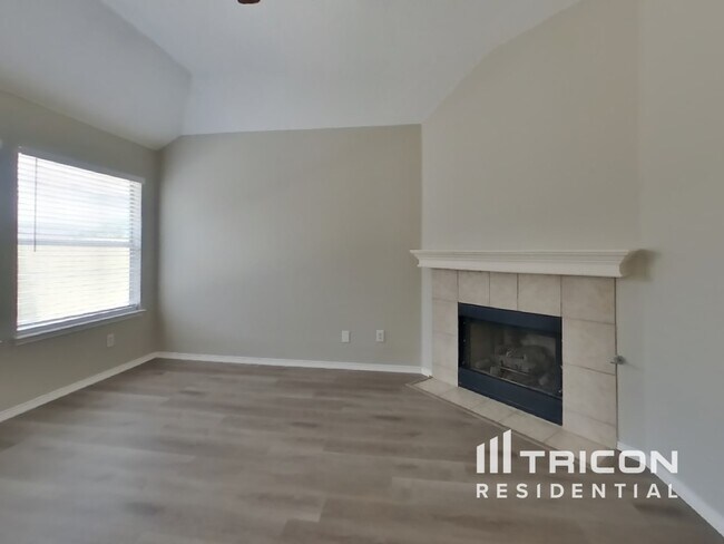 Foto del edificio - 5619 Indian Hill Dr