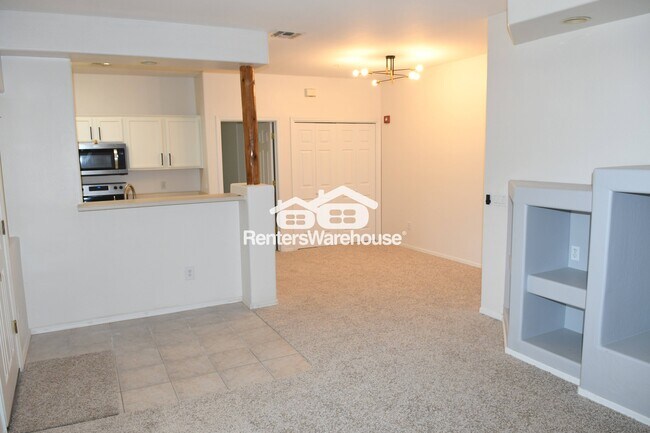 Foto del edificio - 1351 N Pleasant Dr