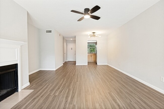 Building Photo - 2535 Wedglea Dr