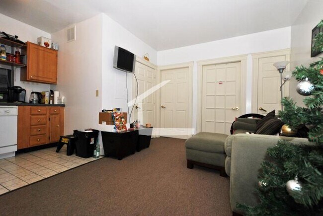 Foto del edificio - 827 Beacon St