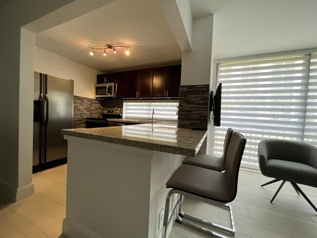 Foto del edificio - 16919 N Bay Rd