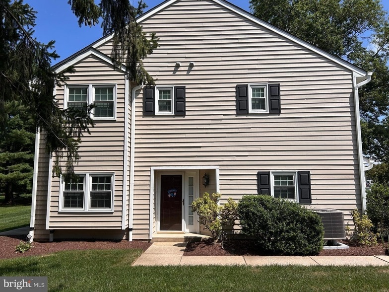 Foto del edificio - 801 Meadow Ct