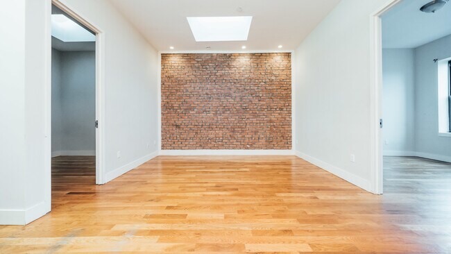 Building Photo - 729 Knickerbocker Ave