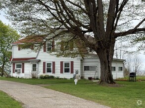 Building Photo - 8424 E Lake Rd