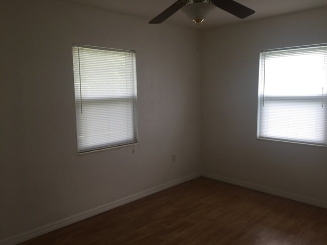 Building Photo - 3310 New England St