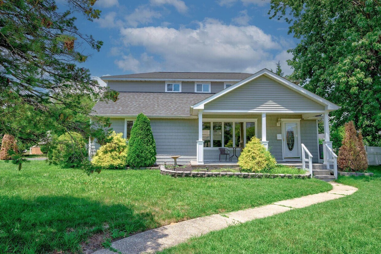 Primary Photo - 2211 Shore Rd
