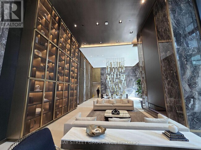 Photo du bâtiment - 127 Broadway Ave