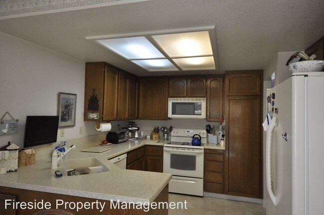 Building Photo - 3241 Lake Lesina Dr