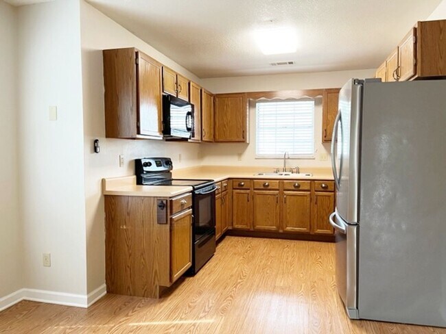 Foto del edificio - Alcoa 37701 - 3 bedroom, 2 bath home - Cal...