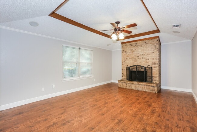 Foto del edificio - 7212 Elderberry Ln