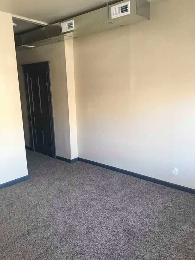 Foto del edificio - 710 w galena st