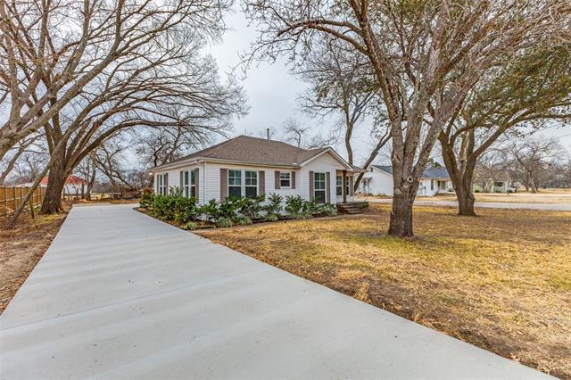 Foto del edificio - 305 W Trinity St