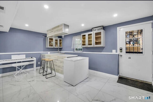 Foto del edificio - 19 Miner Rd