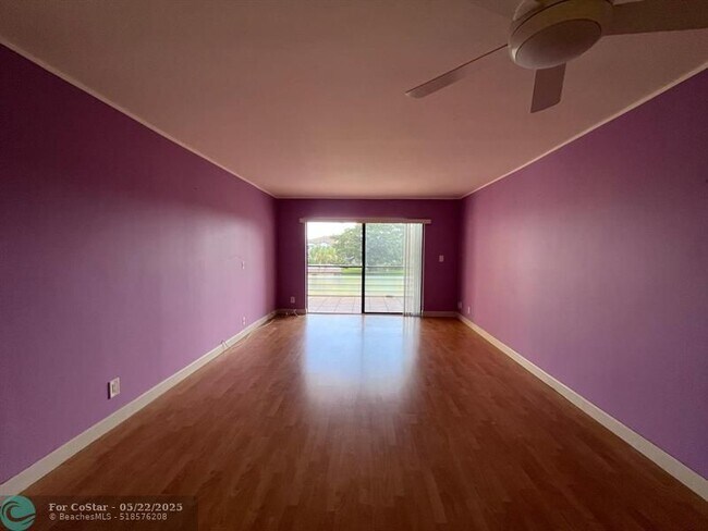Foto del edificio - 9355 SW 8th St