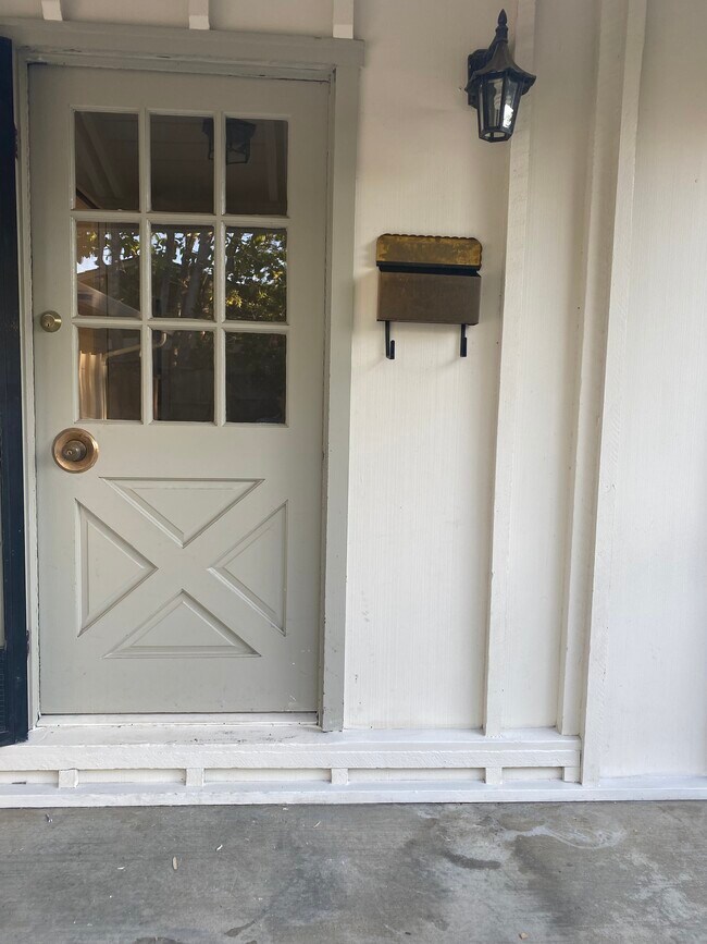 Entry Door - 1509 Gretel Ln