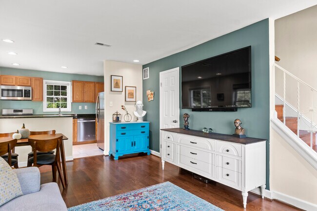 Foto del edificio - 5861 Blaine Dr