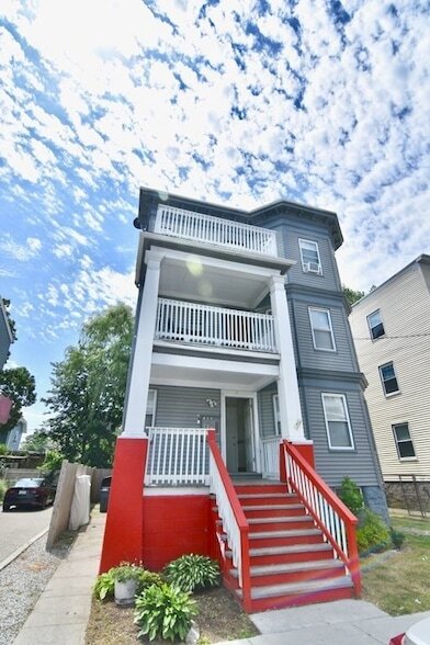 Building Photo - 42 Colonial Ave