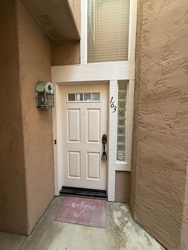 Foto del edificio - Beautiful 2 Bed, 2.5 Bath Townhome in Desi...