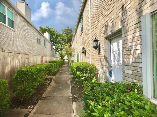 Building Photo - 7751 Cambridge St