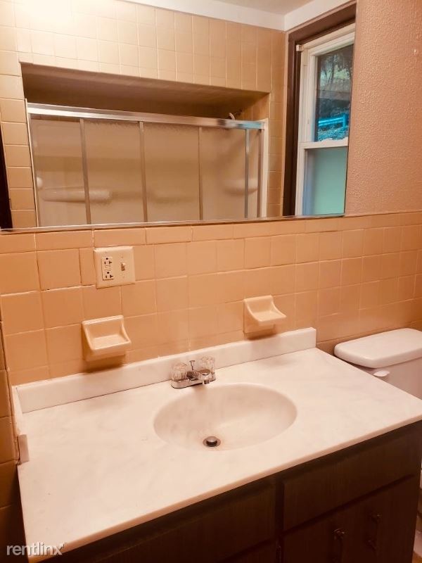 Foto del edificio - 3 br, 1 bath House - 278 Derby St