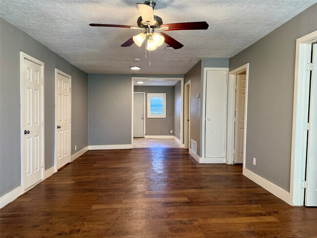 Foto del edificio - 4727 Eppes St