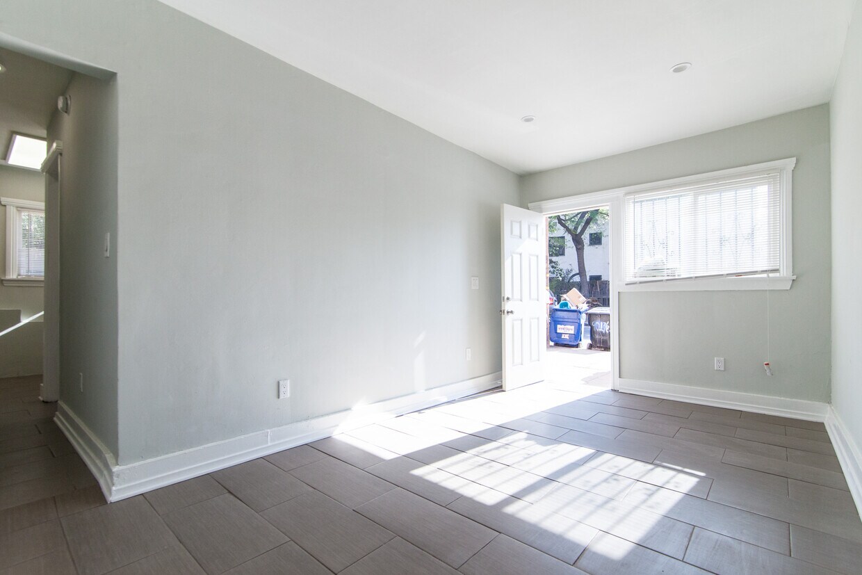 Foto principal - 901 Manzanita St
