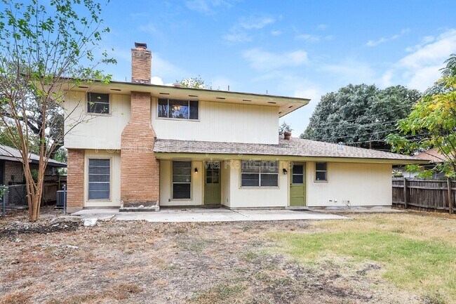 Building Photo - 3647 Pinebluff Dr