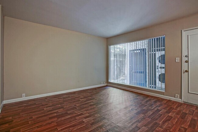 Building Photo - 508 Branard St
