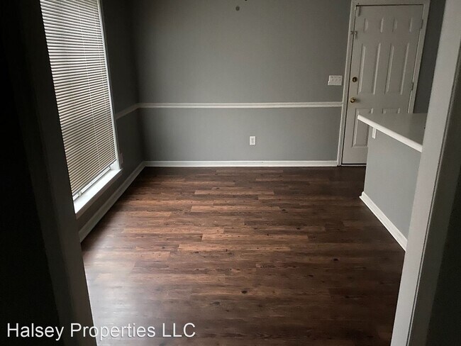 Building Photo - 322 Sagewood Dr