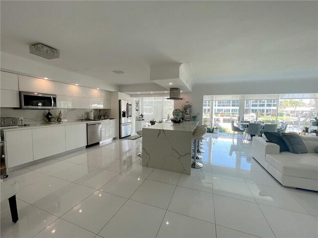 Foto del edificio - 3051 NE 47th Ct