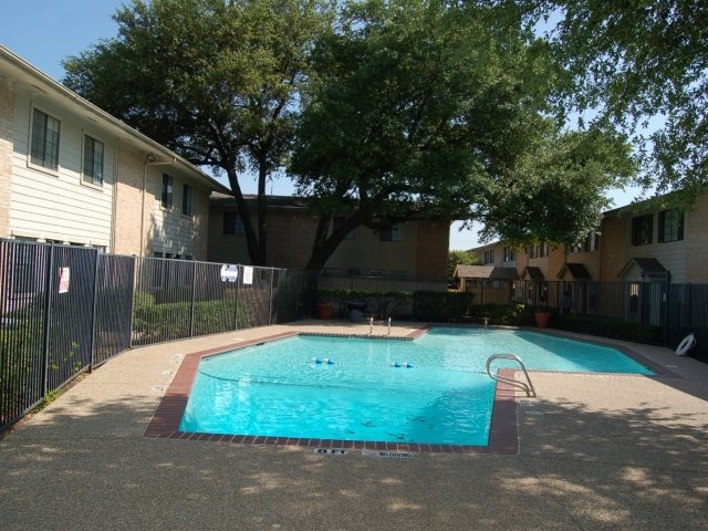 Piscina - Huntington Townhomes