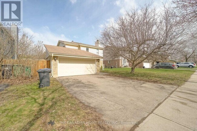 Photo du bâtiment - 64 Somerset Dr