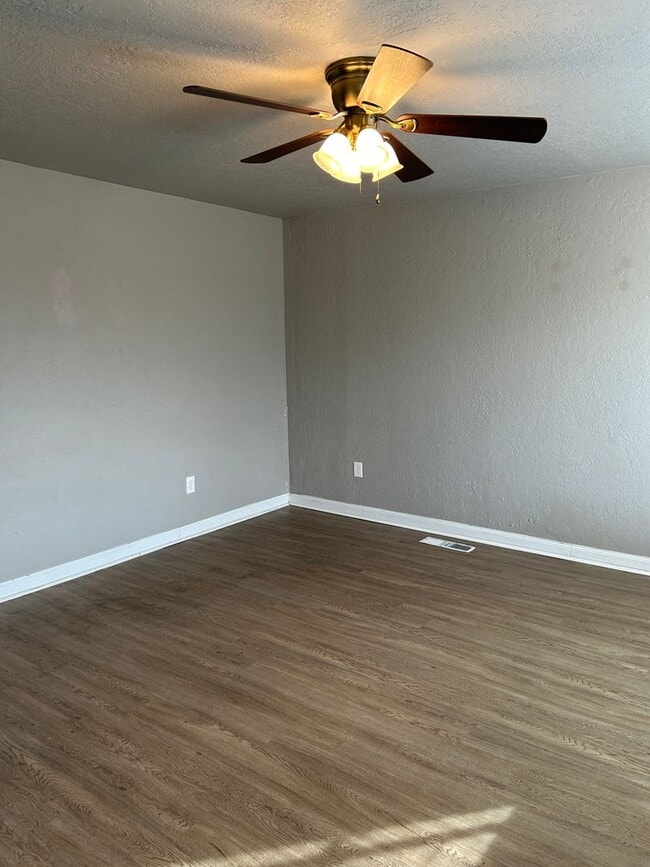 Building Photo - 2809 NW 35th Place
