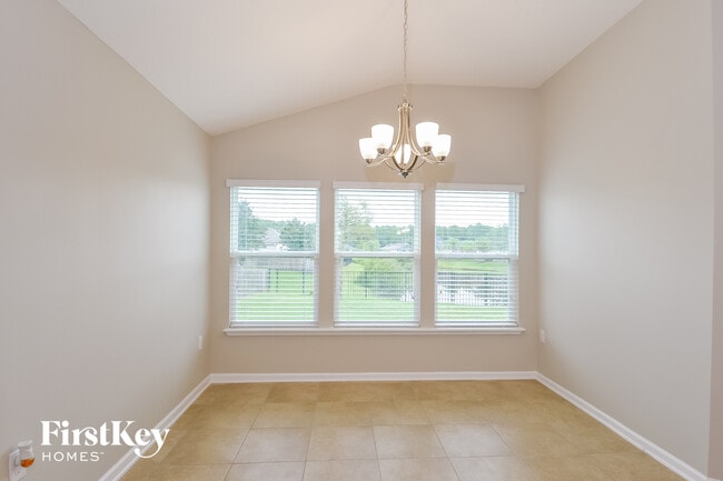 Foto del edificio - 386 Samara Lakes Pkwy