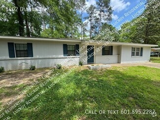 Building Photo - 1402 Dianne Dr